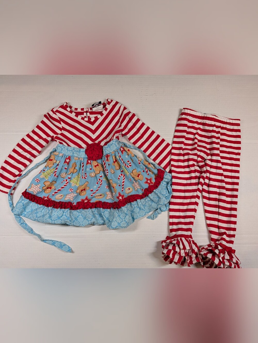 Counting Daisies two piece Christmas candy outfit 4t
